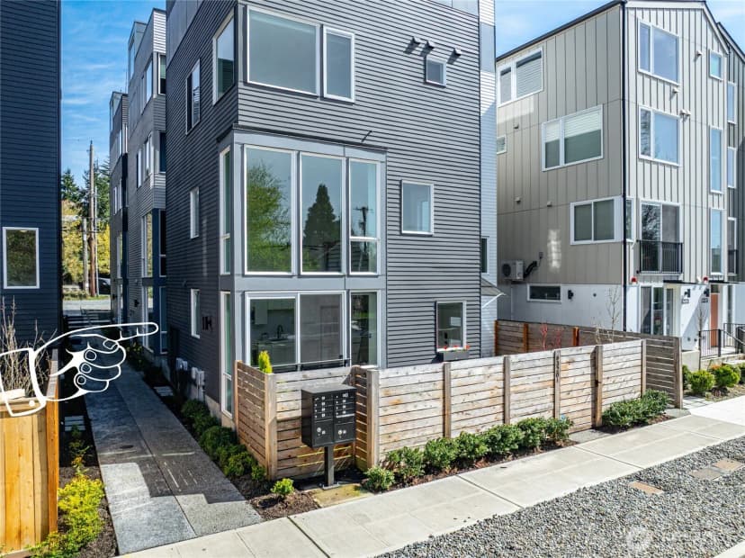 Property photo for 6320 41st Avenue Sw #b, Seattle photo 4
