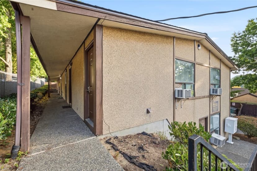 Property photo for 648 S 152nd Street, Burien photo 18