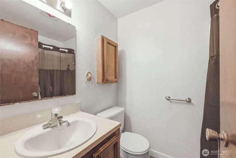 Property photo for 648 S 152nd Street, Burien photo 16