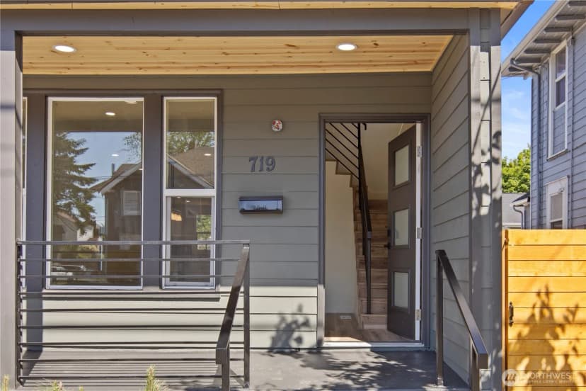 Property photo for 719 S Sprague Ave, Tacoma photo 2