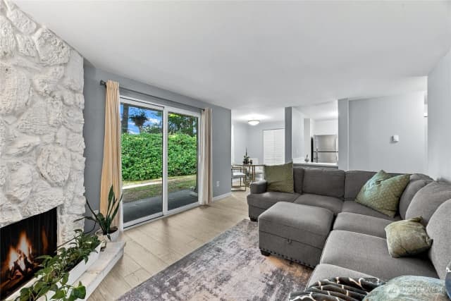 Property photo for 431 S 325th Place #w2, Federal Way photo 3