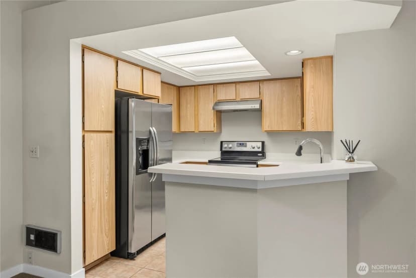 Property photo for 1300 Bellevue Way Ne #2, Bellevue photo 15
