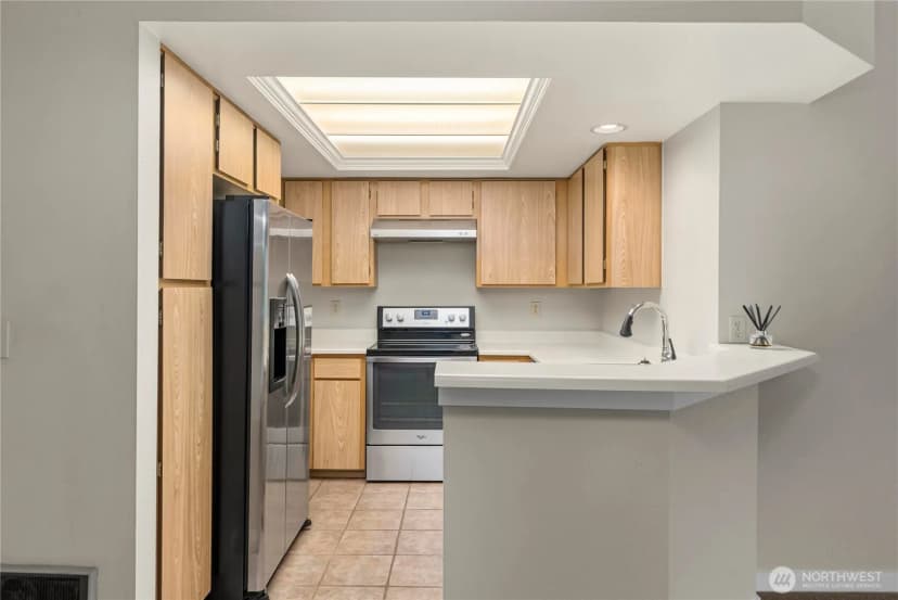 Property photo for 1300 Bellevue Way Ne #2, Bellevue photo 16