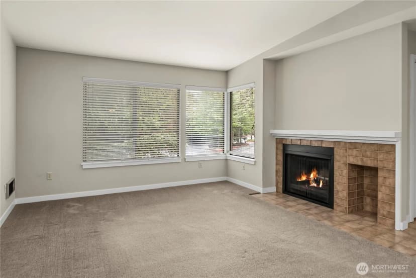 Property photo for 1300 Bellevue Way Ne #2, Bellevue photo 8