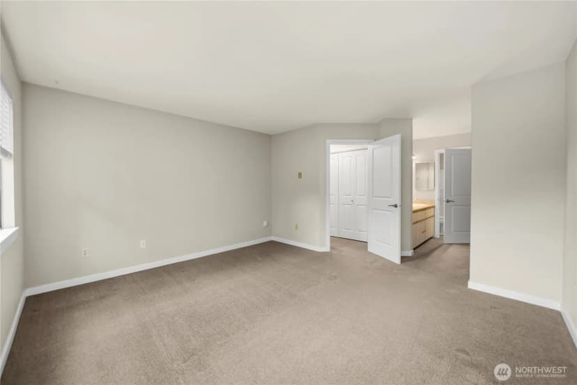 Property photo for 1300 Bellevue Way Ne #2, Bellevue photo 22