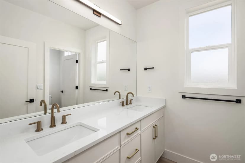 Property photo for 465 Orcas Ave Ne, Renton photo 34