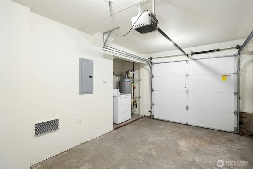 Property photo for 4331 9th Avenue Ne #c, Seattle photo 17