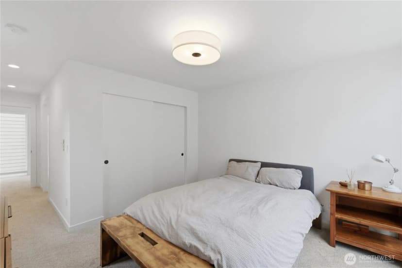 Property photo for 909 Hiawatha Place S #c, Seattle photo 17
