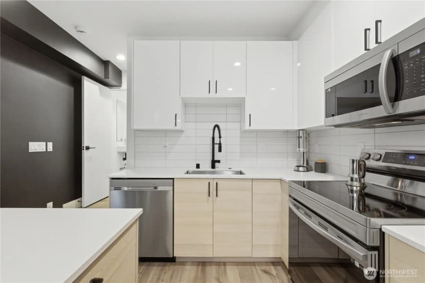 Property photo for 909 Hiawatha Place S #c, Seattle photo 10