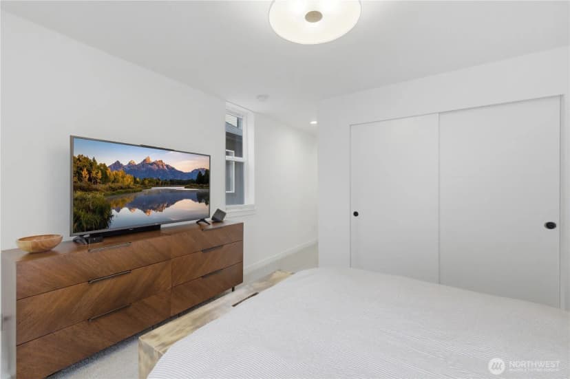 Property photo for 909 Hiawatha Place S #c, Seattle photo 16