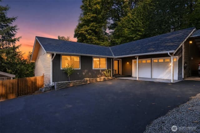 Property photo for 418 Kennebeck Avenue S, Kent