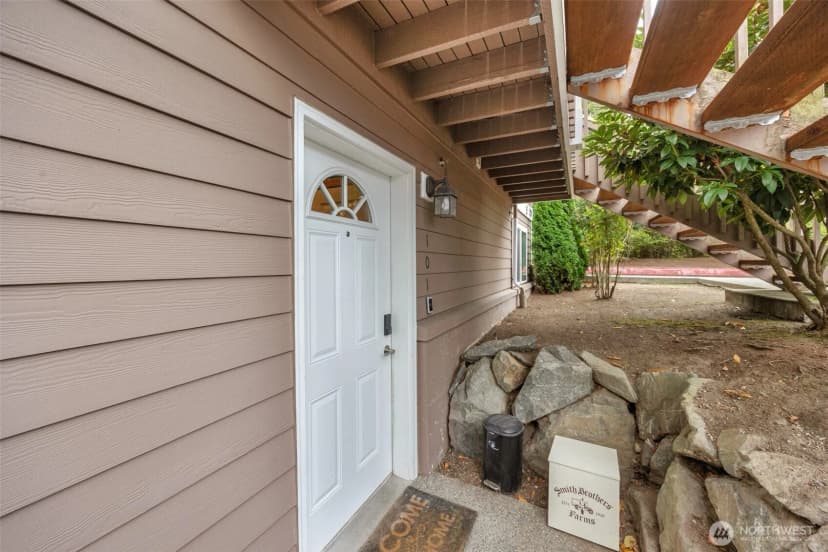 Property photo for 7220 Rainier Drive #101, Everett photo 3