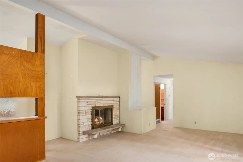 Property photo for 5653 125th Avenue Se, Bellevue photo 4