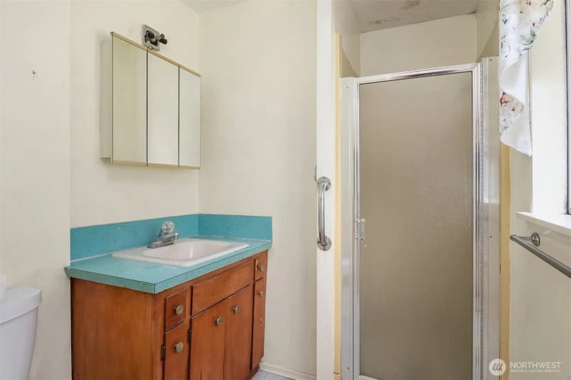 Property photo for 5653 125th Avenue Se, Bellevue photo 16