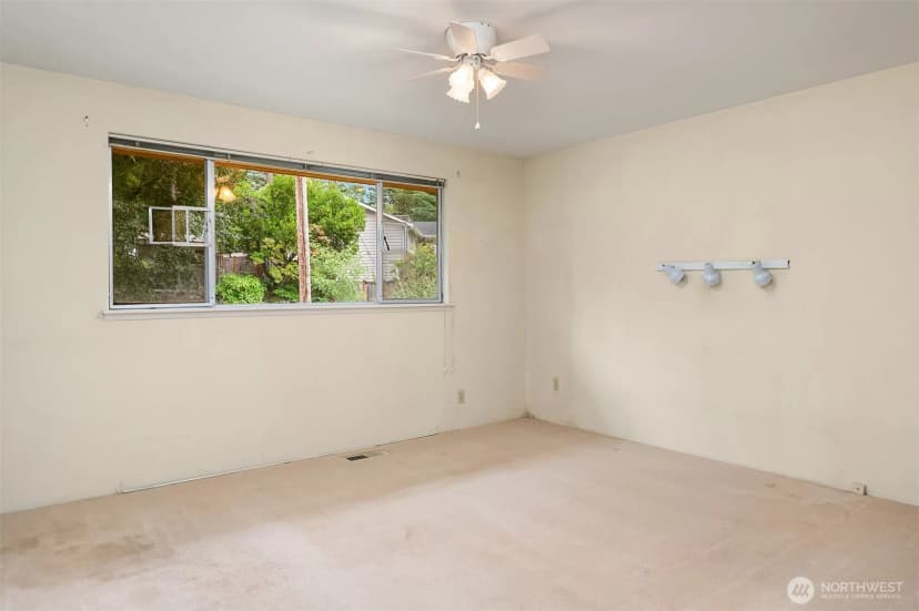 Property photo for 5653 125th Avenue Se, Bellevue photo 15