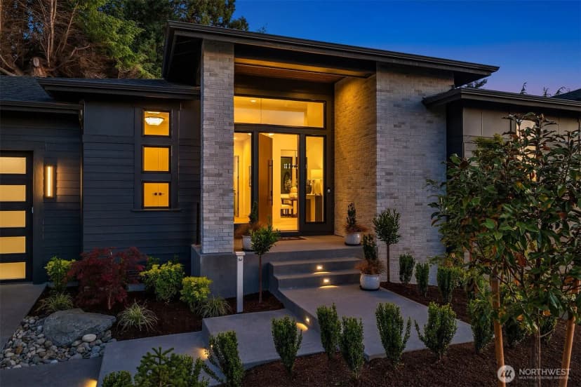 Property photo for 17626 Talbot Road, Edmonds photo 5