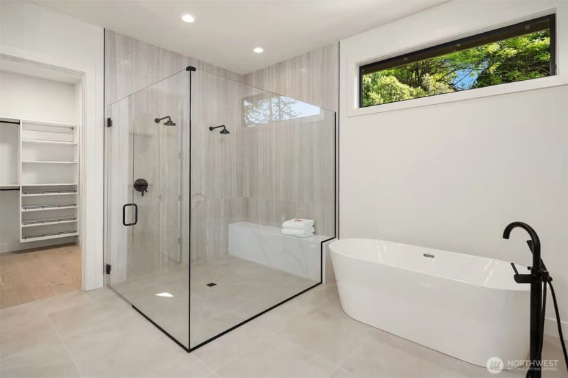 Property photo for 17626 Talbot Road, Edmonds photo 22