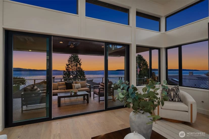 Property photo for 17626 Talbot Road, Edmonds photo 11