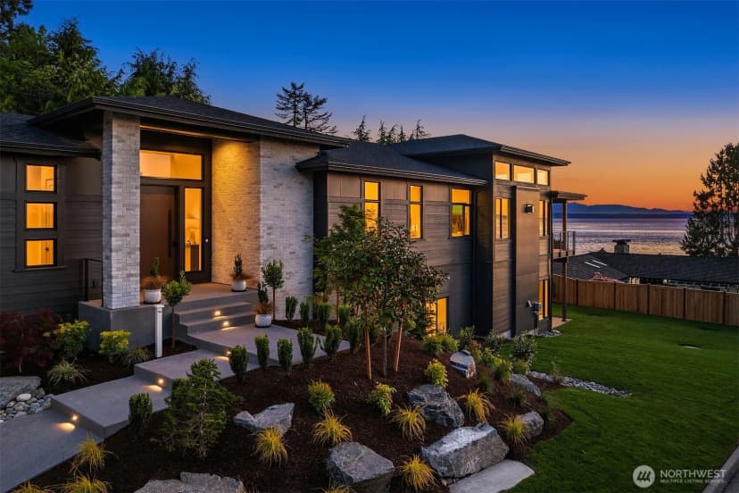 Property photo for 17626 Talbot Road, Edmonds photo 4