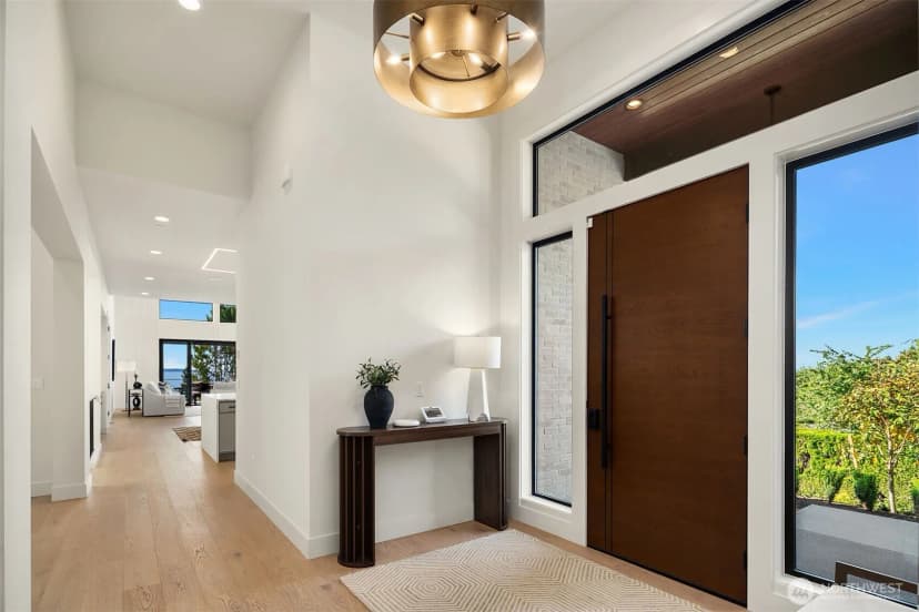 Property photo for 17626 Talbot Road, Edmonds photo 6