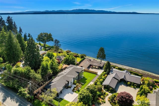 Property photo for 17626 Talbot Road, Edmonds photo 3