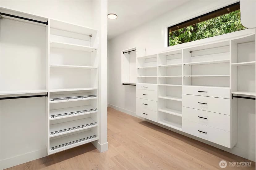 Property photo for 17626 Talbot Road, Edmonds photo 23