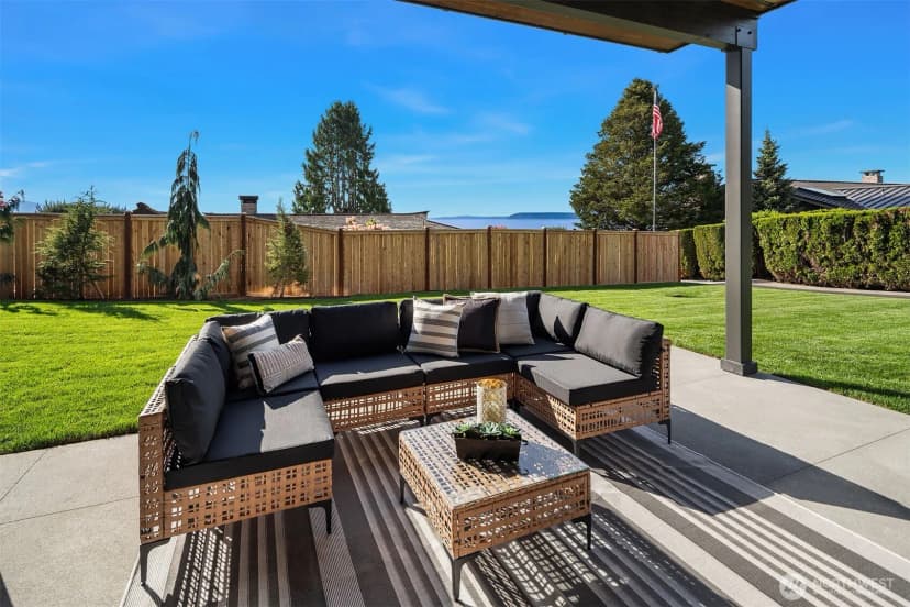 Property photo for 17626 Talbot Road, Edmonds photo 30