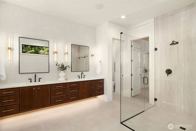 Property photo for 17626 Talbot Road, Edmonds photo 21
