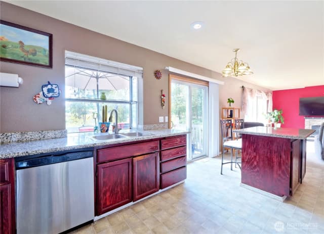 Property photo for 1921 Sw 331st Place, Federal Way photo 4