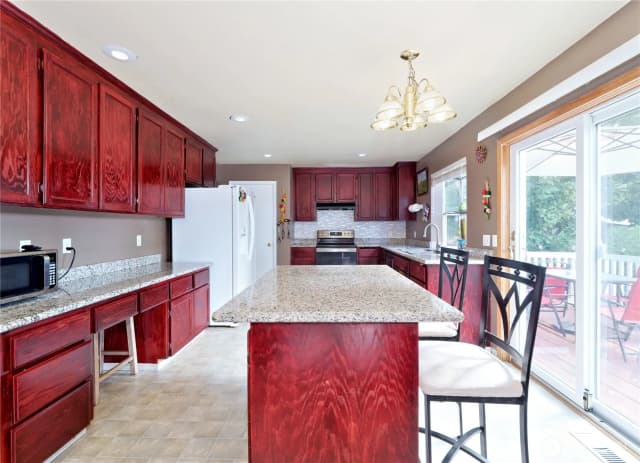 Property photo for 1921 Sw 331st Place, Federal Way photo 5