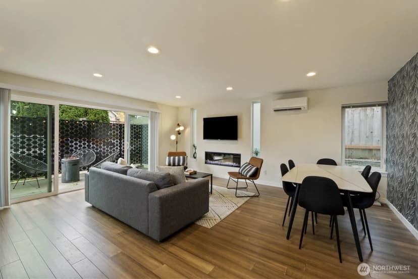 Property photo for 7507 Latona Avenue Ne, Seattle photo 4