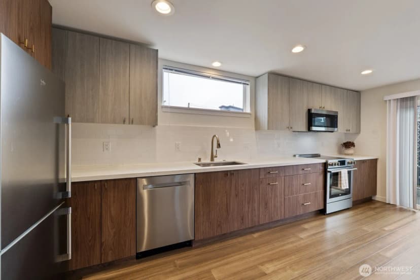 Property photo for 7507 Latona Avenue Ne, Seattle photo 11