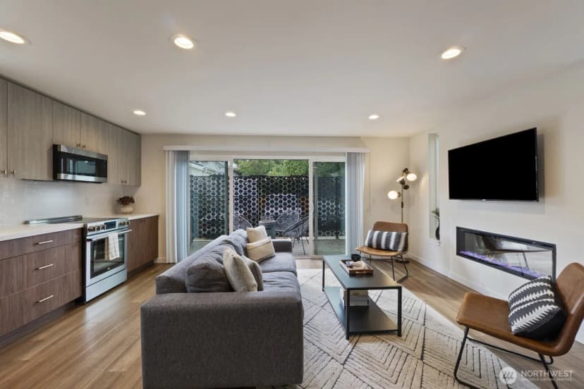 Property photo for 7507 Latona Avenue Ne, Seattle photo 9