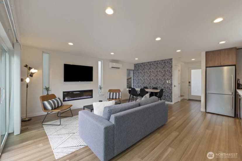 Property photo for 7507 Latona Avenue Ne, Seattle photo 6