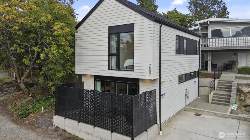 Property photo for 7507 Latona Avenue Ne, Seattle