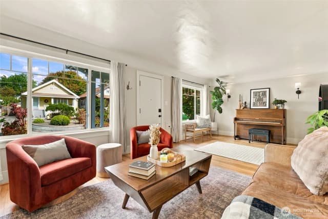 Property photo for 507 N 81st Street, Seattle photo 5