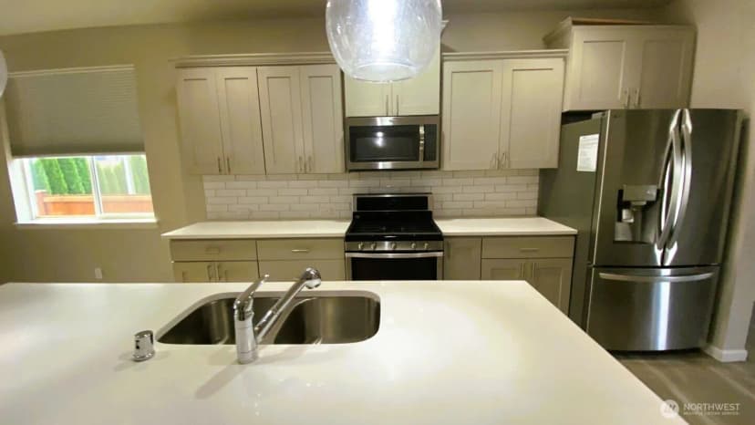 Property photo for 410 Buell Street Sw, Orting photo 3