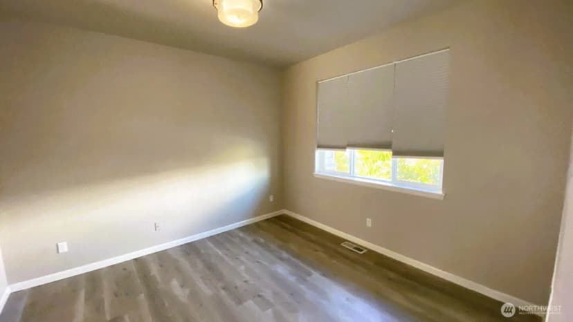 Property photo for 410 Buell Street Sw, Orting photo 5