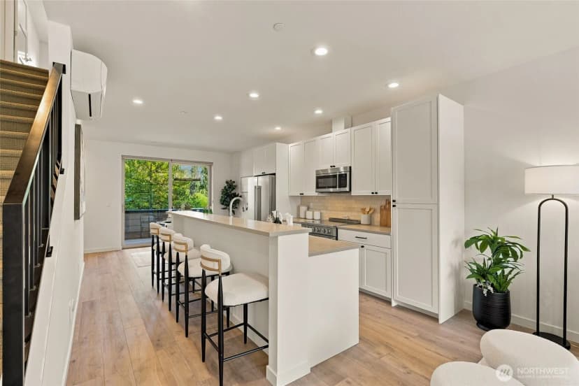 Property photo for 18504 Wallingford Avenue N, Shoreline photo 16