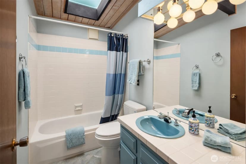 Property photo for 7433 Ne 120th Place, Kirkland photo 24