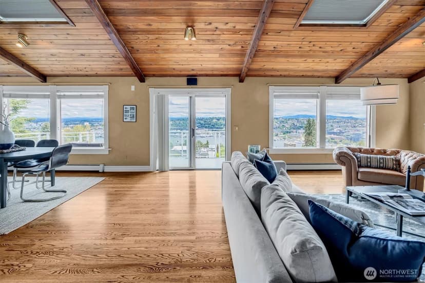 Property photo for 1518 4th Avenue N, Seattle photo 11