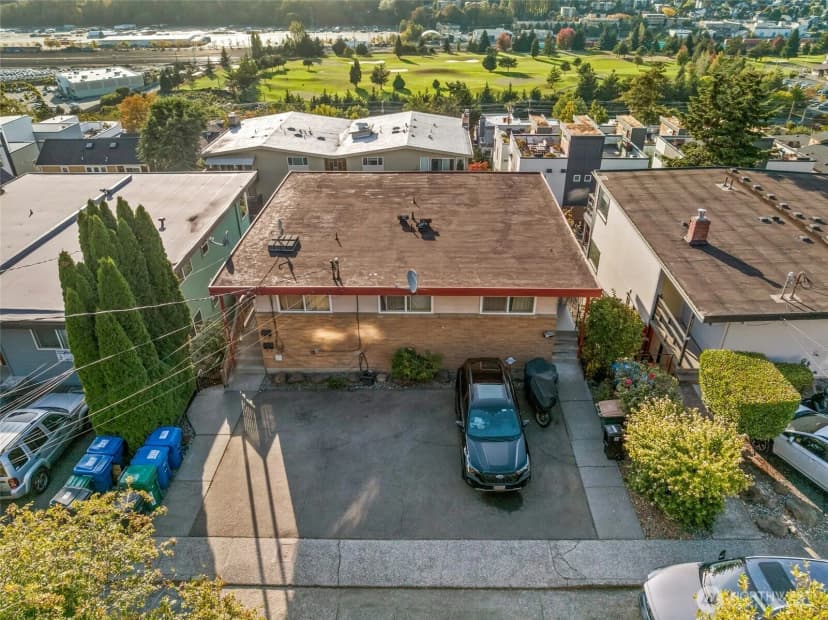 Property photo for 2551 13th Avenue W, Seattle photo 3