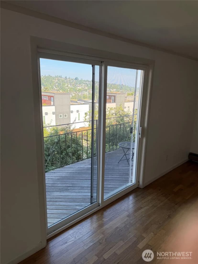 Property photo for 2551 13th Avenue W, Seattle photo 17