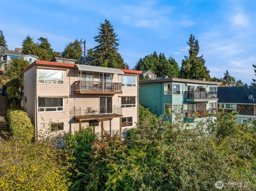 Property photo for 2551 13th Avenue W, Seattle photo 6
