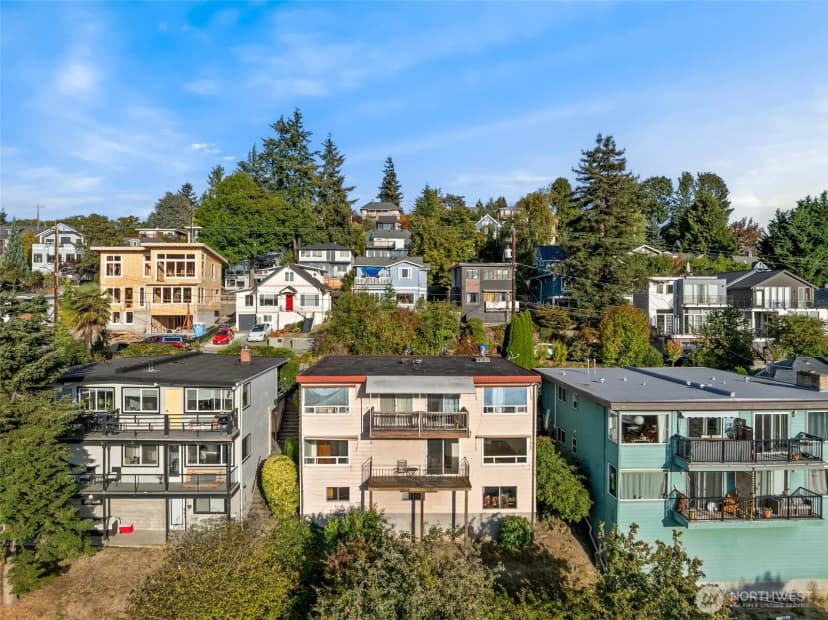 Property photo for 2551 13th Avenue W, Seattle photo 4