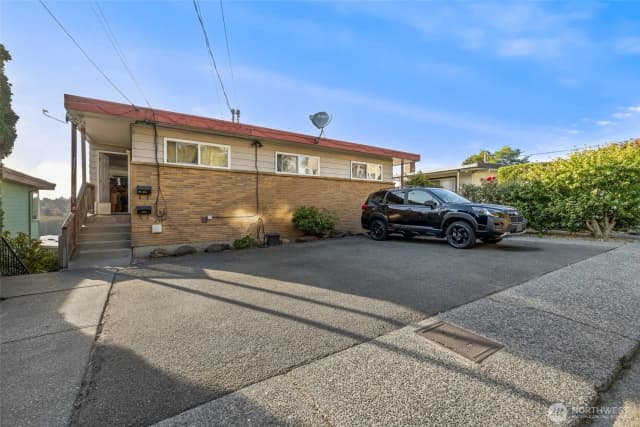 Property photo for 2551 13th Avenue W, Seattle