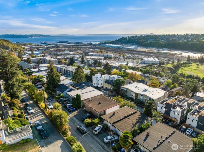 Property photo for 2551 13th Avenue W, Seattle photo 9