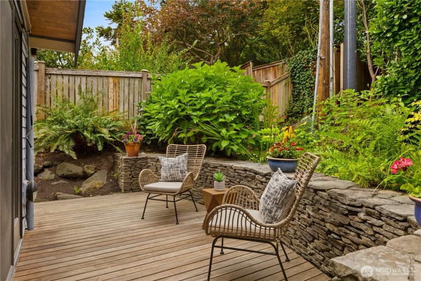 Property photo for 2223 39th Avenue E, Seattle photo 15