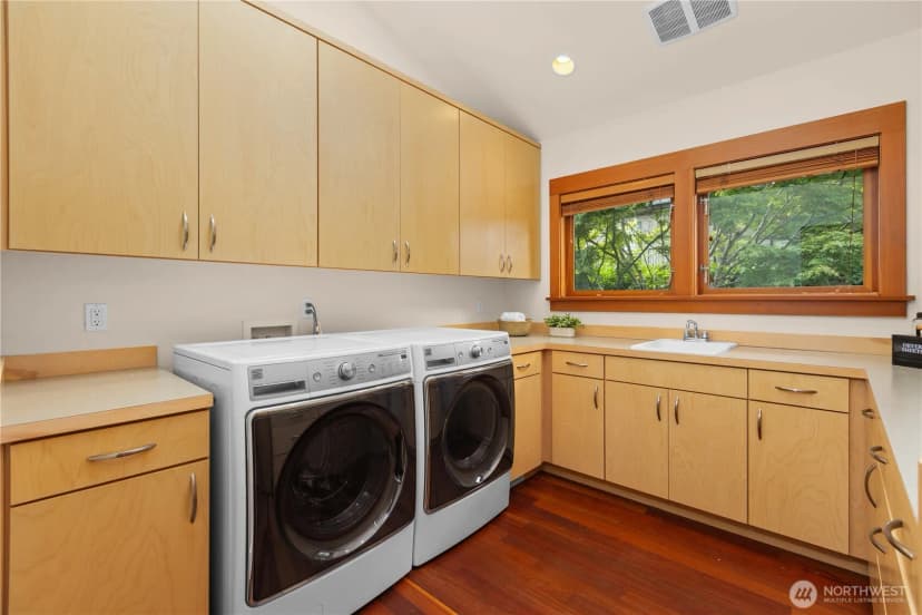 Property photo for 2223 39th Avenue E, Seattle photo 36