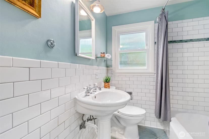 Property photo for 3039 Ne 86th St, Seattle photo 17